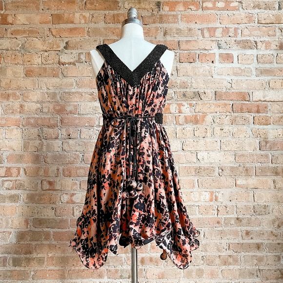 Abstract Print Dress with Beaded Detail - Picture 9 of 16